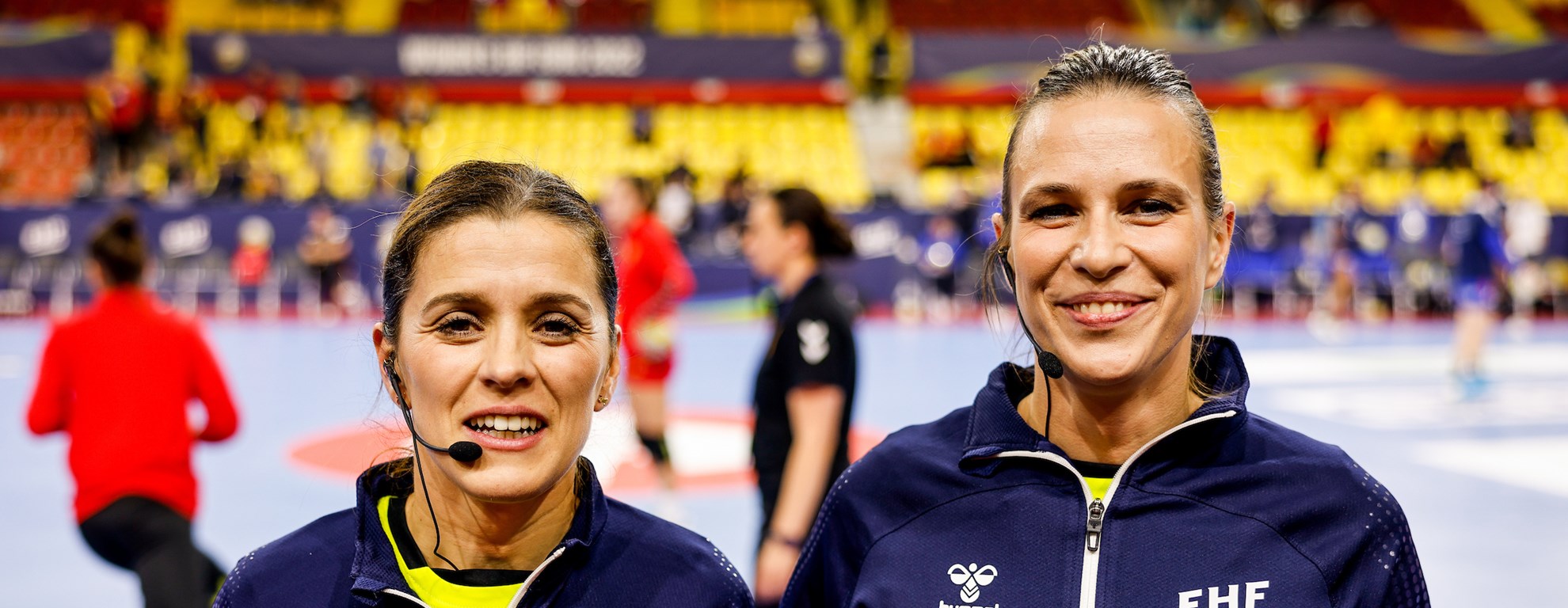 Tatjana Praštalo i Vesna Balvan sude meč za bronzanu medalju na EHF